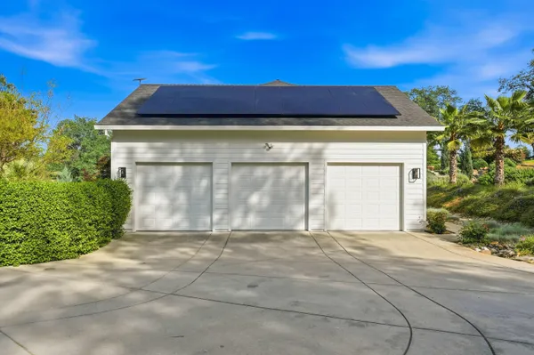 $1,175,000 | 8101 Montgomery Circle, Redding, CA 96001