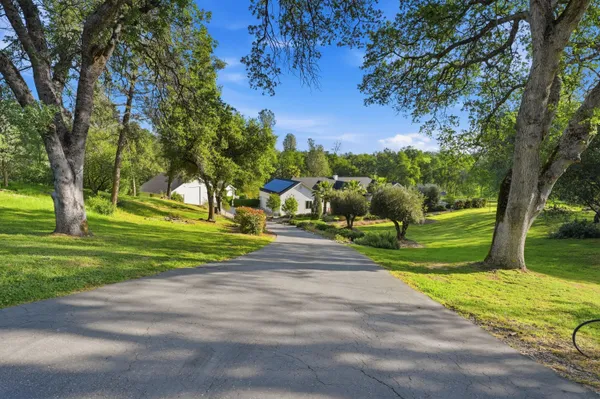 $1,175,000 | 8101 Montgomery Circle, Redding, CA 96001