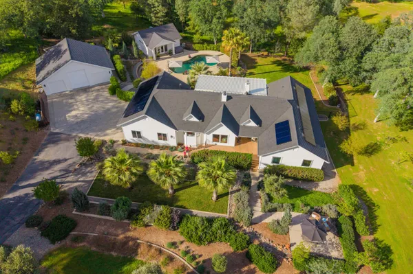 $1,175,000 | 8101 Montgomery Circle, Redding, CA 96001