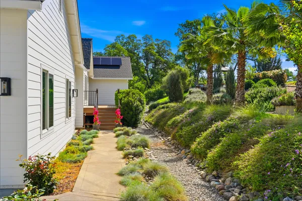 $1,175,000 | 8101 Montgomery Circle, Redding, CA 96001