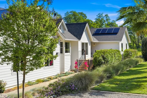 $1,175,000 | 8101 Montgomery Circle, Redding, CA 96001