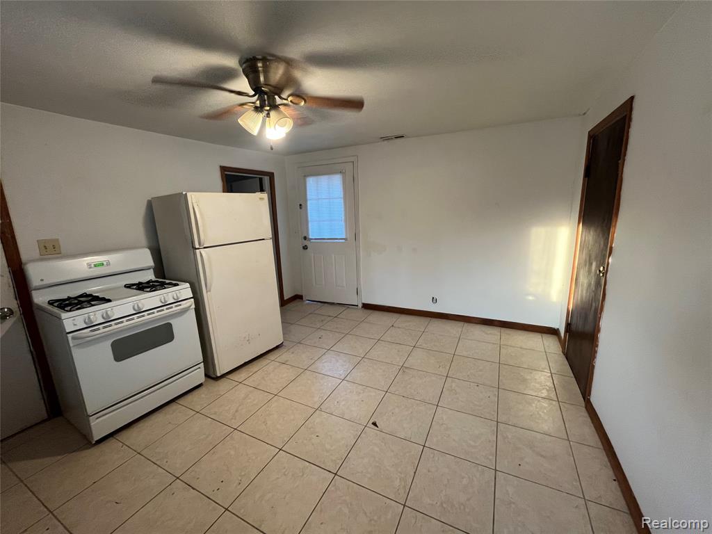 4218 Babcock Road, Unit 1 Croswell, MI 48422 - Photo 4 of 44