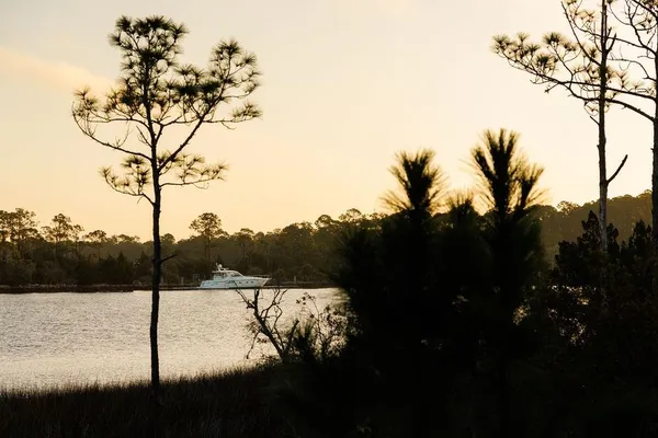 $775,000 | 588 River Road, Carrabelle, FL 32322