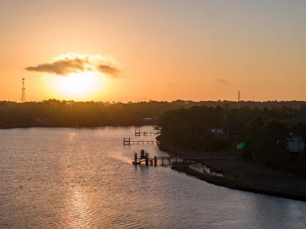 $775,000 | 588 River Road, Carrabelle, FL 32322