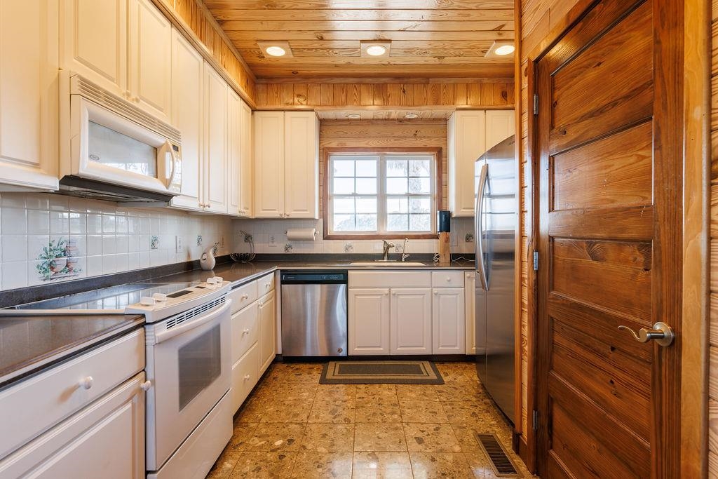 588 River Road Carrabelle, FL 32322 - Photo 42 of 70