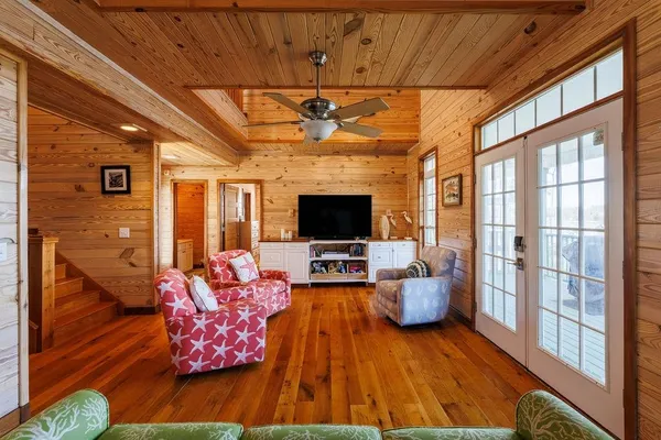 $775,000 | 588 River Road, Carrabelle, FL 32322