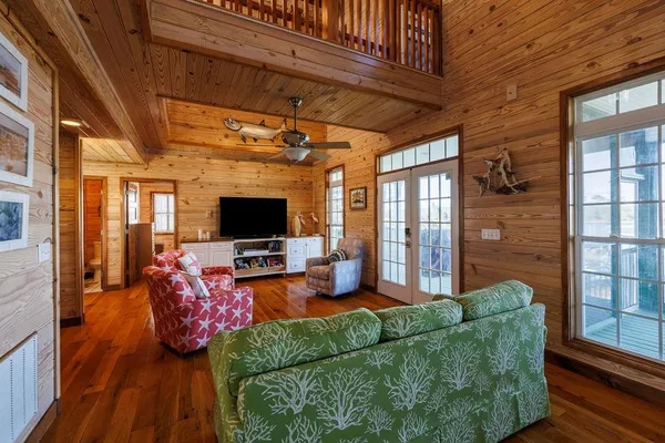 $775,000 | 588 River Road, Carrabelle, FL 32322