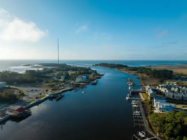 $775,000 | 588 River Road, Carrabelle, FL 32322