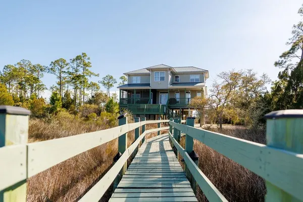 $775,000 | 588 River Road, Carrabelle, FL 32322