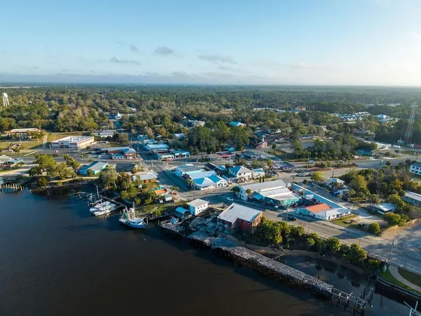 $775,000 | 588 River Road, Carrabelle, FL 32322