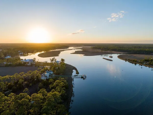 $775,000 | 588 River Road, Carrabelle, FL 32322