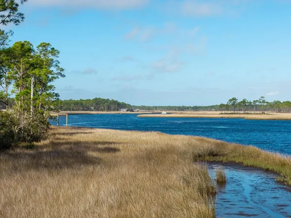 $775,000 | 588 River Road, Carrabelle, FL 32322