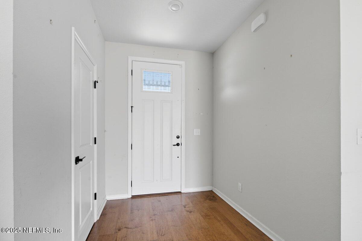 9711 Skydive Court Jacksonville, FL 32221 - Photo 3 of 20 Foyer (25)