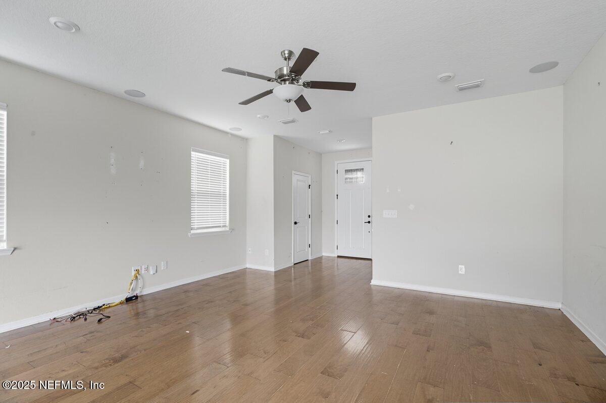 9711 Skydive Court Jacksonville, FL 32221 - Photo 5 of 20 Family Room (17)