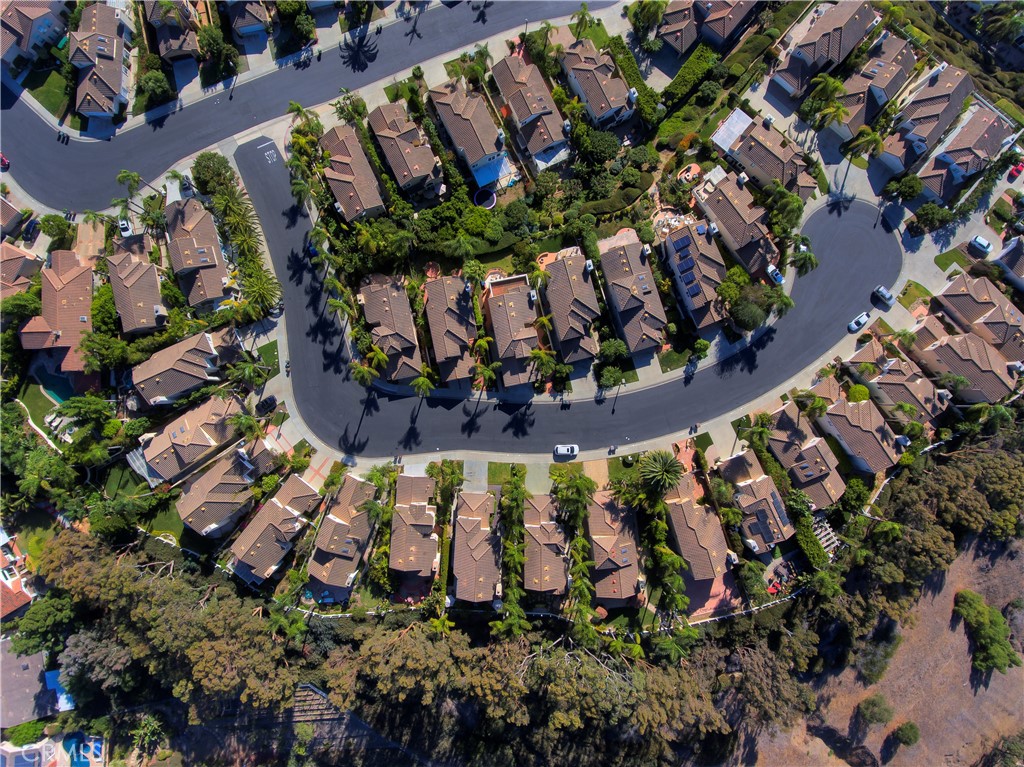 26 Imperatrice Dana Point, CA 92629 - Photo 37 of 58 a view of a water heater
