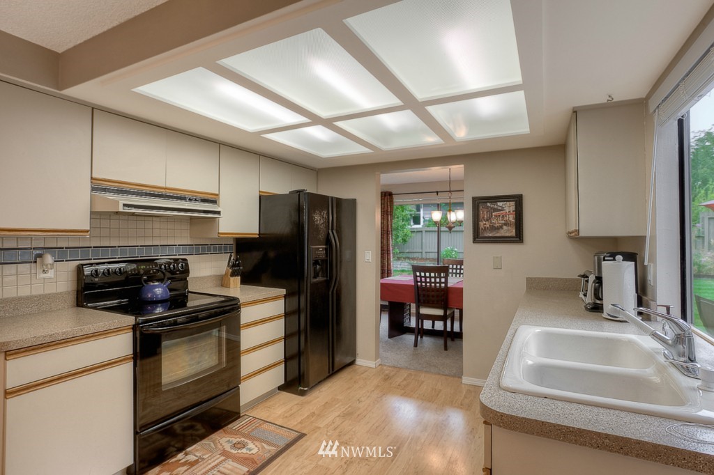 2030 Aberdeen Avenue Southeast Renton, WA 98055 - Photo 8 of 16 Gallery Image 8