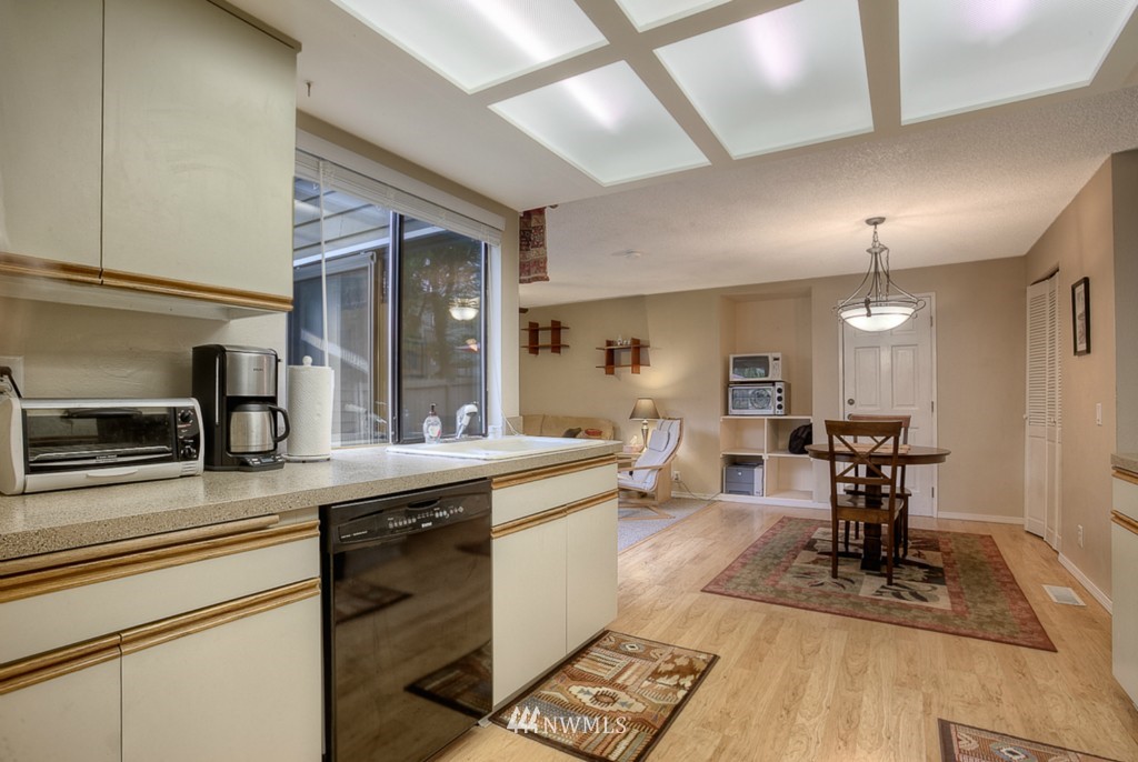 2030 Aberdeen Avenue Southeast Renton, WA 98055 - Photo 9 of 16 Gallery Image 9