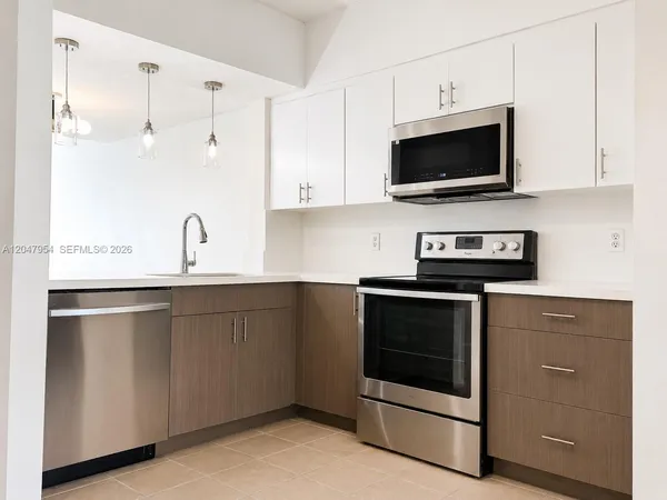 $2,700 | 3 Whitehead Circle, Unit 3, Weston, FL 33326