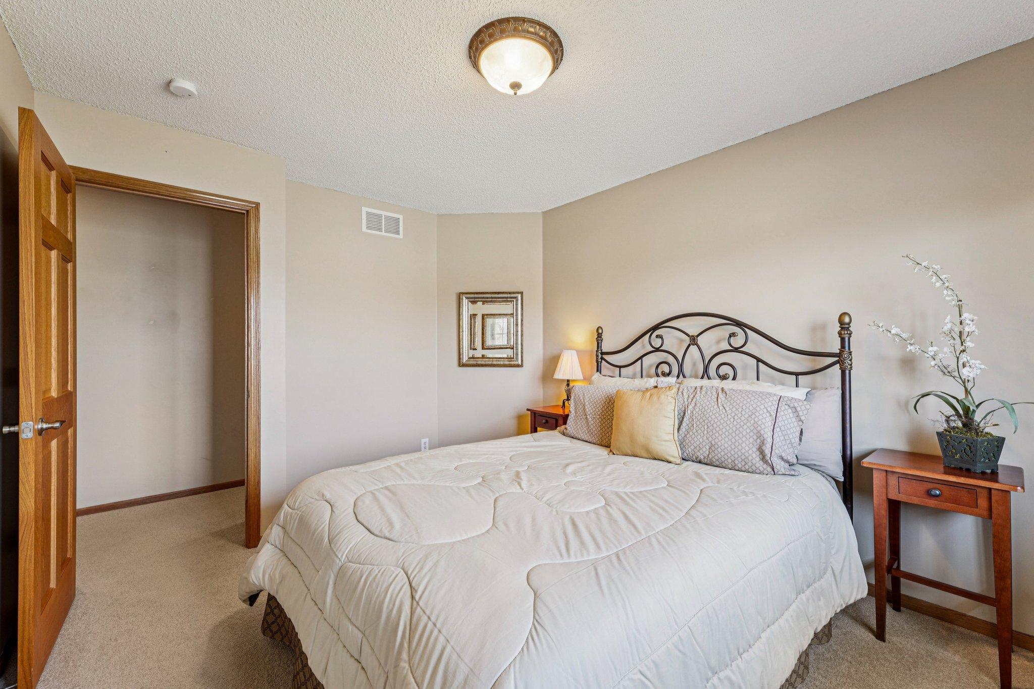 5669 Oak View Court Savage, MN 55378 - Photo 28 of 43