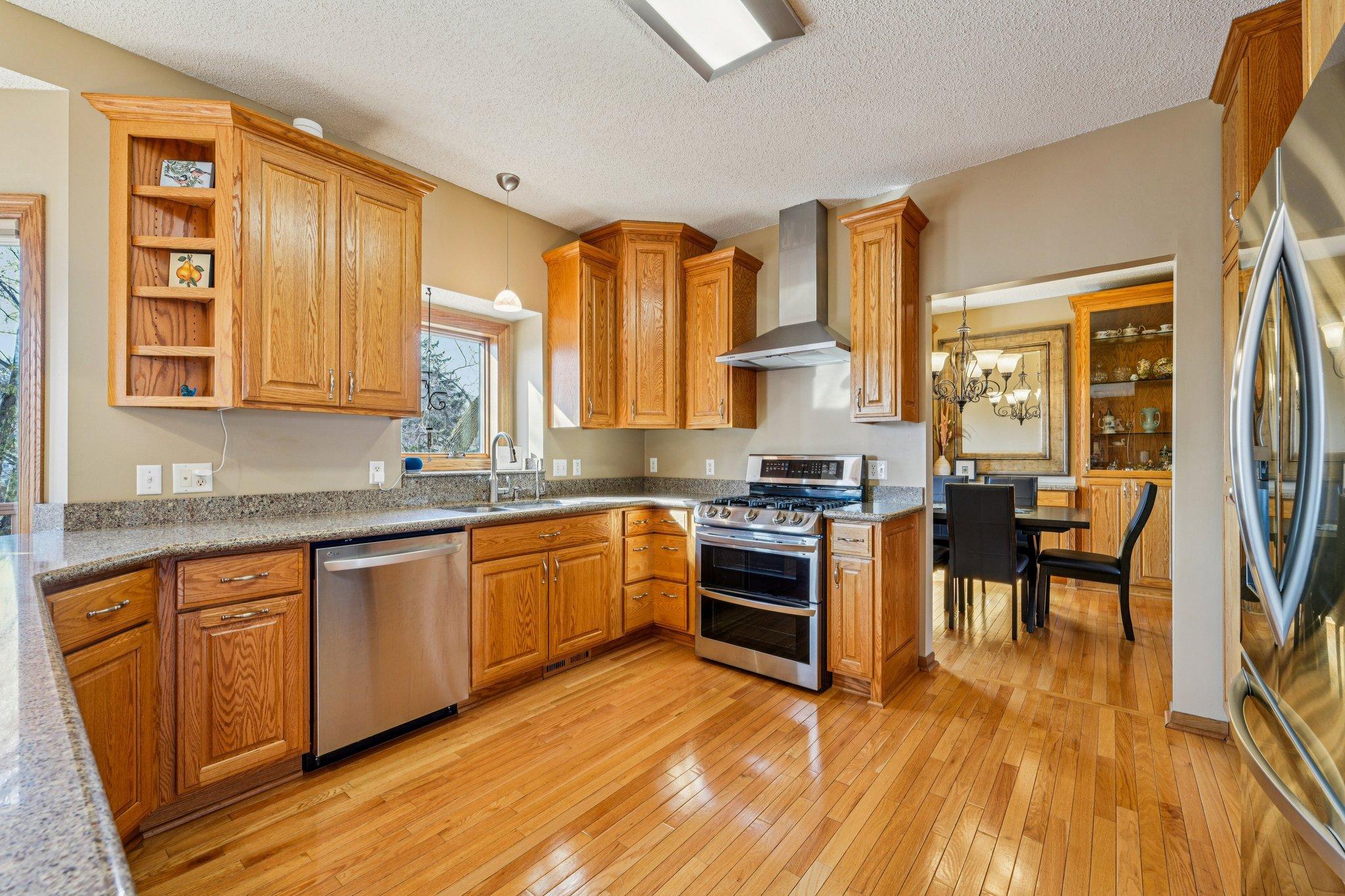 5669 Oak View Court Savage, MN 55378 - Photo 6 of 43