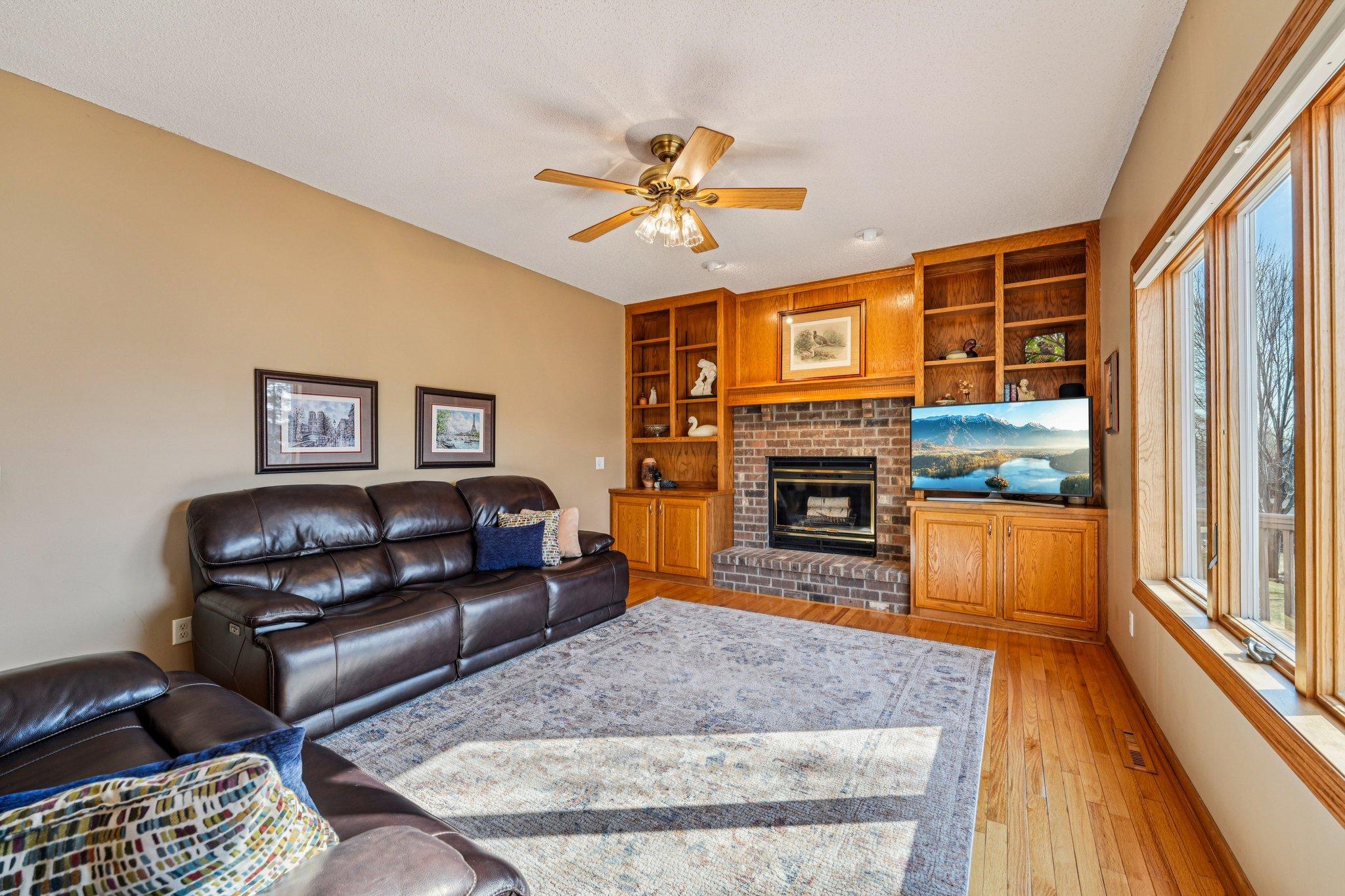 5669 Oak View Court Savage, MN 55378 - Photo 10 of 43