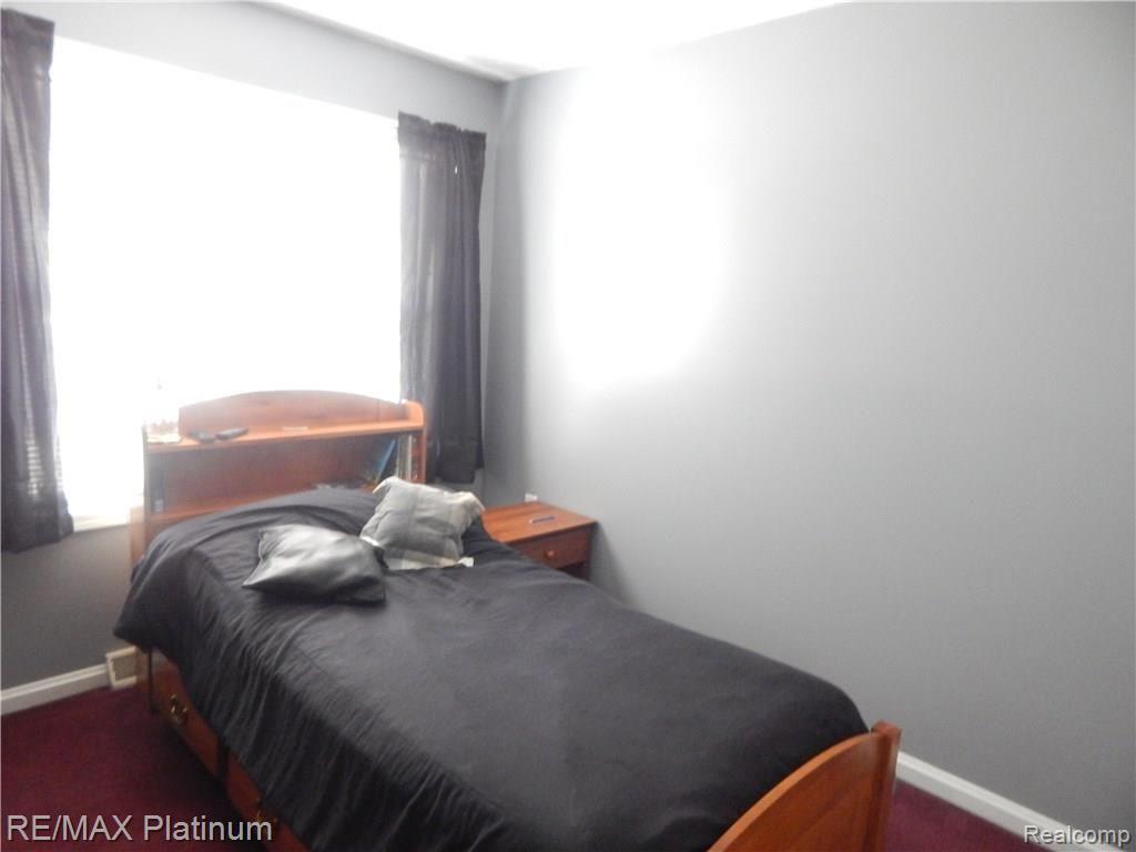 21925 Dickinson Road New Boston, MI 48164 - Photo 43 of 63 Gallery Image 43