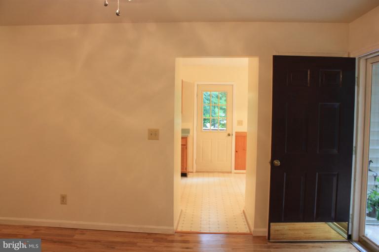 14271 Reva Road Reva, VA 22735 - Photo 11 of 19 Interior (General)
