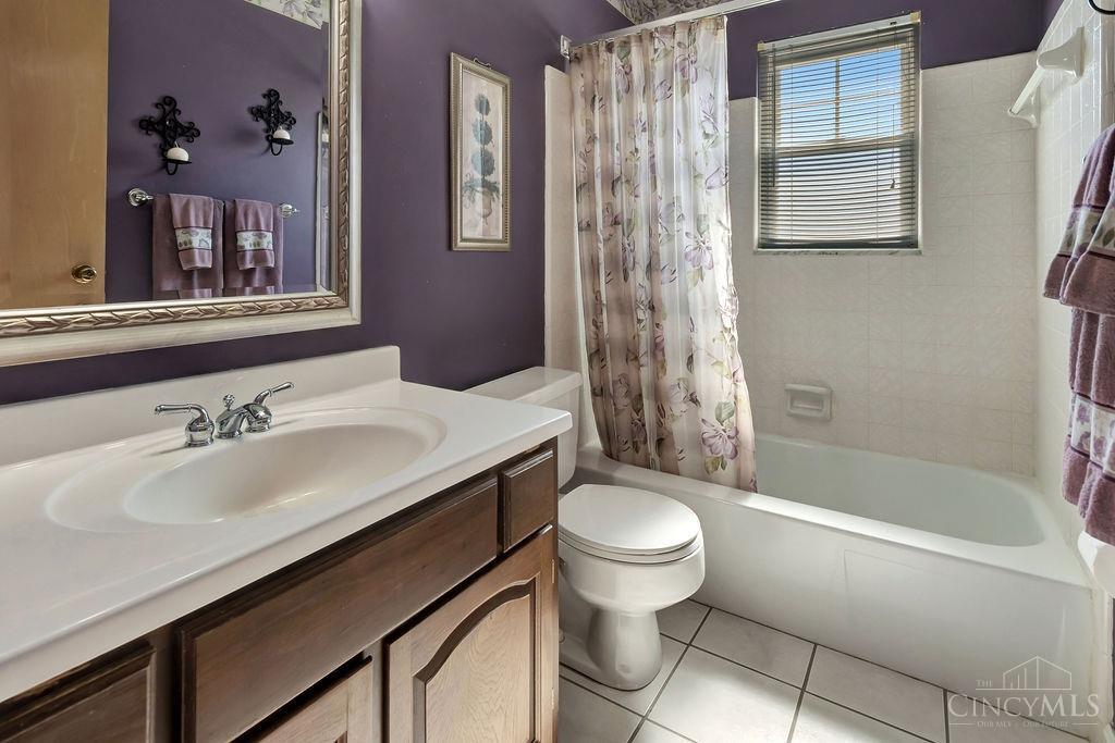 5721 Lawrence Road Cincinnati, OH 45248 - Photo 26 of 51
