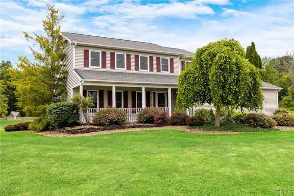 $685,000 | 3504 Knolls Avenue East, Lincoln, NY 13032