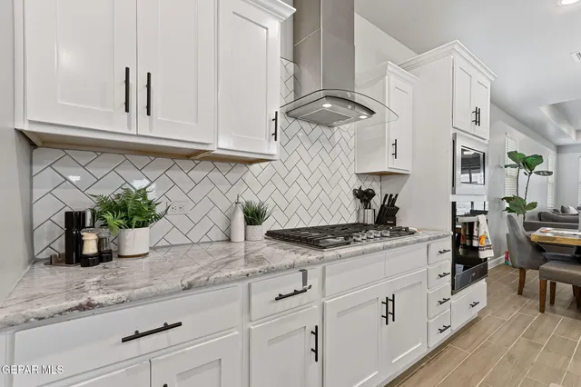 $349,998 | 824 Paseo Solar Drive, El Paso, TX 79928