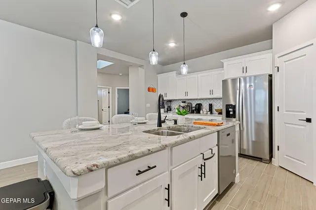 $349,998 | 824 Paseo Solar Drive, El Paso, TX 79928