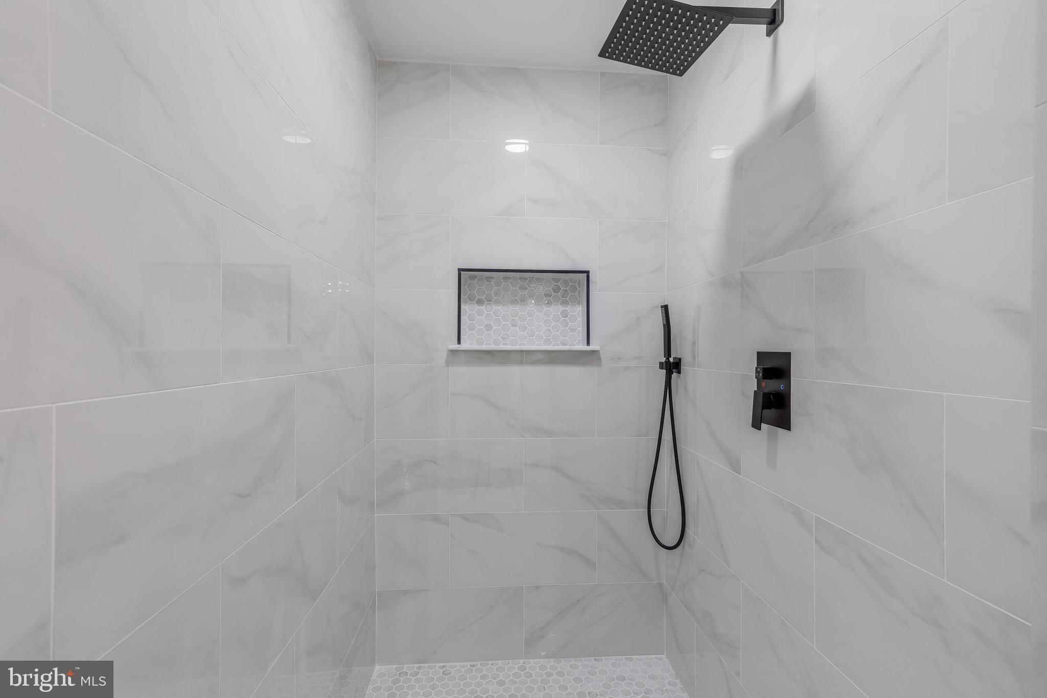 224 Hawk Trail Winchester, VA 22602 - Photo 15 of 29 a bathroom with a shower