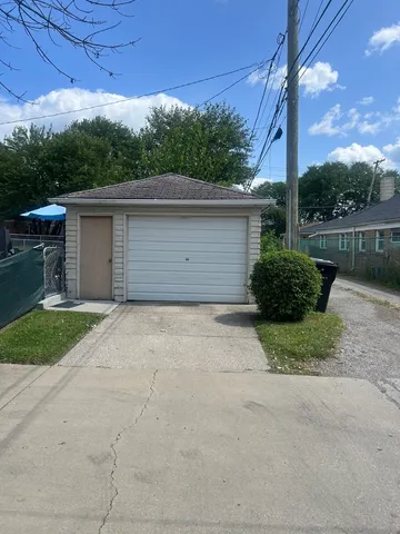 $270,000 | 1633 East 93rd Street, Chicago, IL 60617