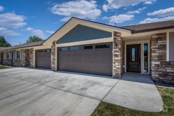 $349,900 | 3438 5th Street, Lewiston, ID 83501