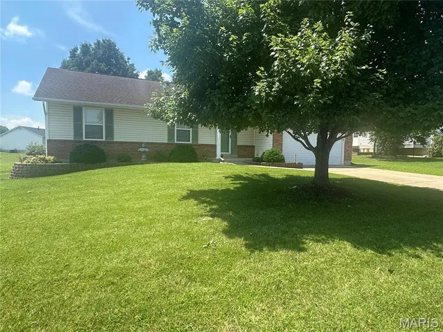 $314,500 | 107 Carrington Boulevard, Troy, MO 63379