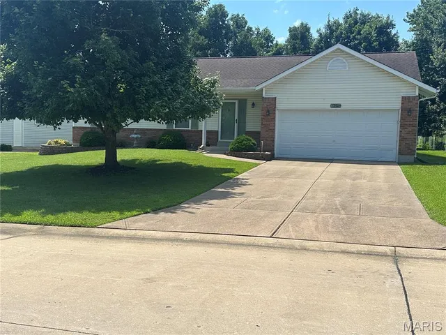$314,500 | 107 Carrington Boulevard, Troy, MO 63379