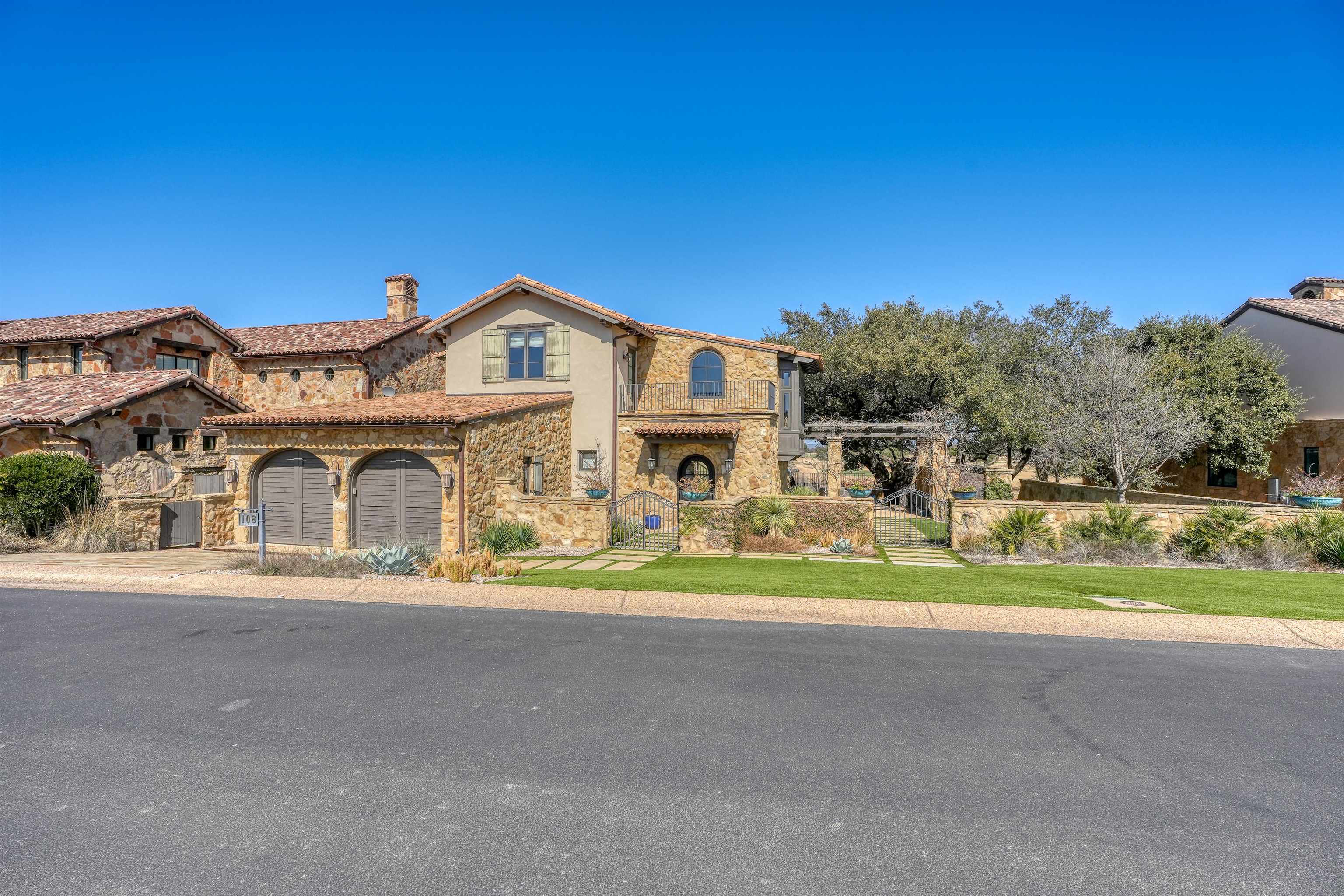 107 Bent Way Road Horseshoe Bay, TX 78657 - Photo 4 of 29