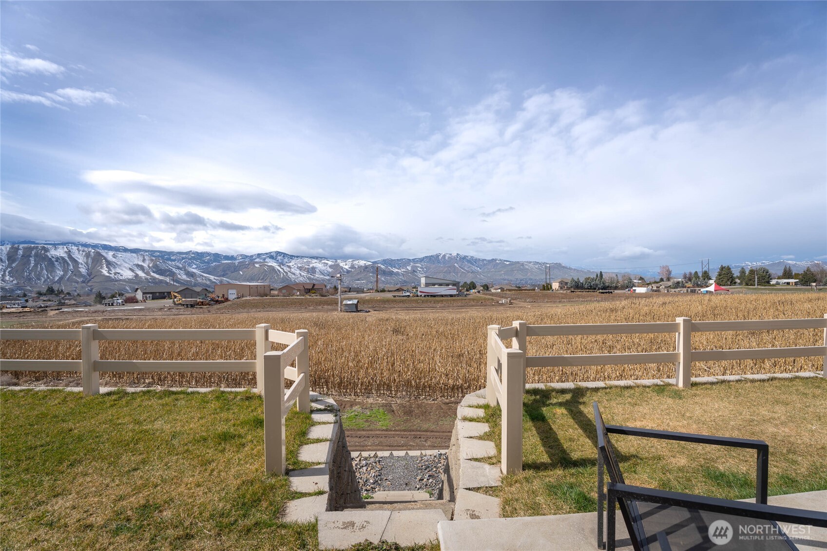 2247 S. Mystical Loop East Wenatchee, WA 98802 - Photo 25 of 25 a view of a lake with couches in the ocean