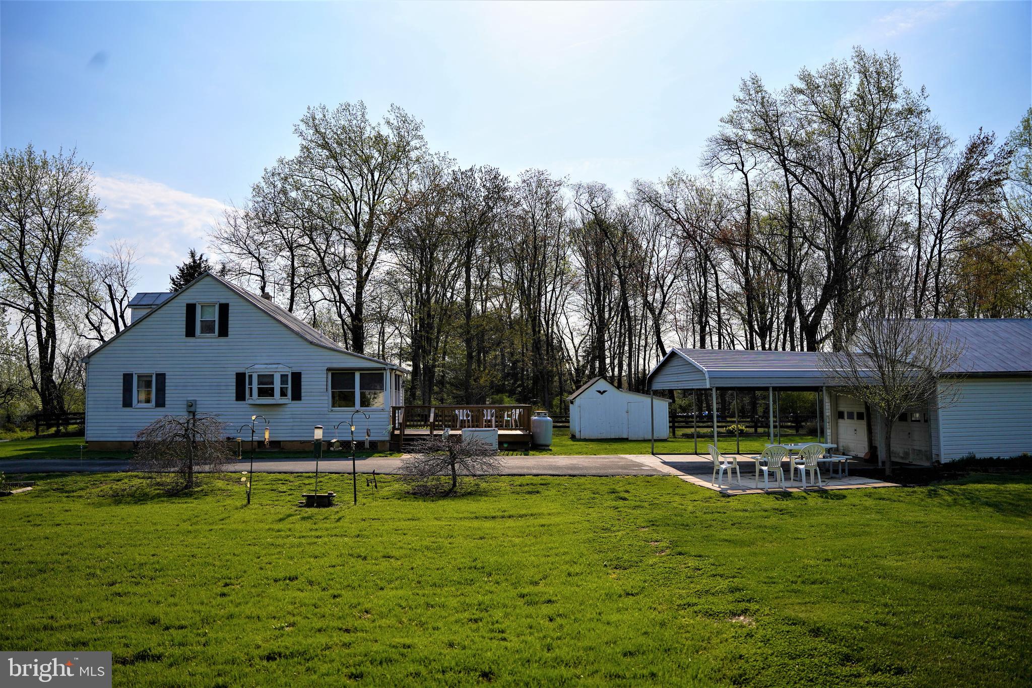 13548 Wilt Store Road Leesburg, VA 20176 - Photo 2 of 23 Side View of Front Property