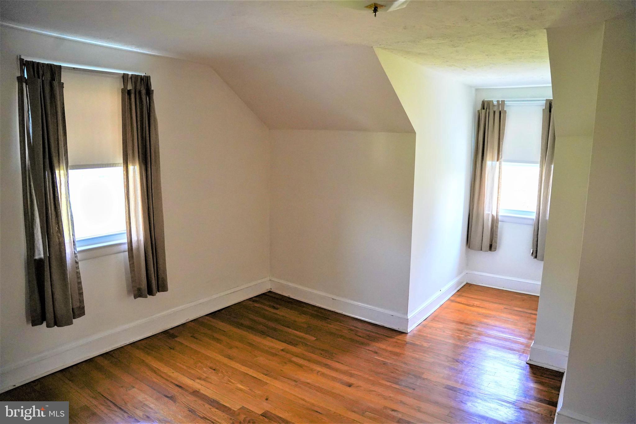 13548 Wilt Store Road Leesburg, VA 20176 - Photo 10 of 23 View of Upstairs Room Showing Windows
