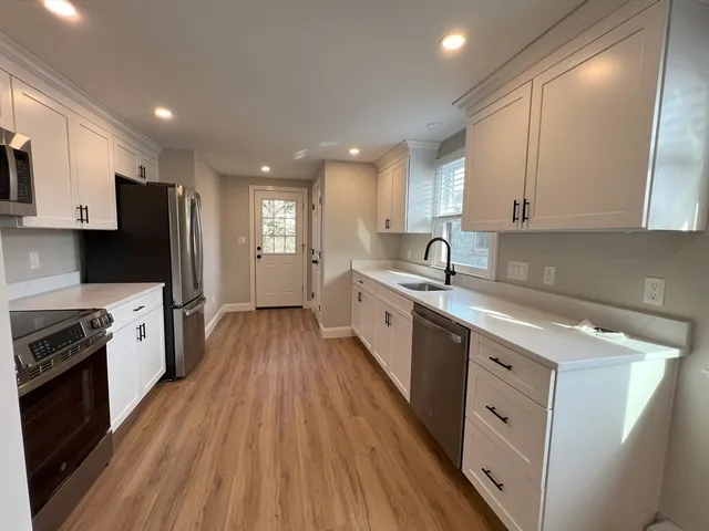 $3,000 | 156 Derby Street, Unit 3, Salem, MA 01970