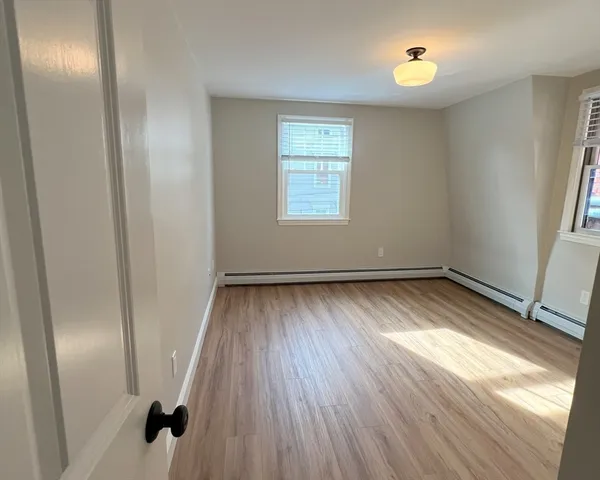 $3,000 | 156 Derby Street, Unit 3, Salem, MA 01970