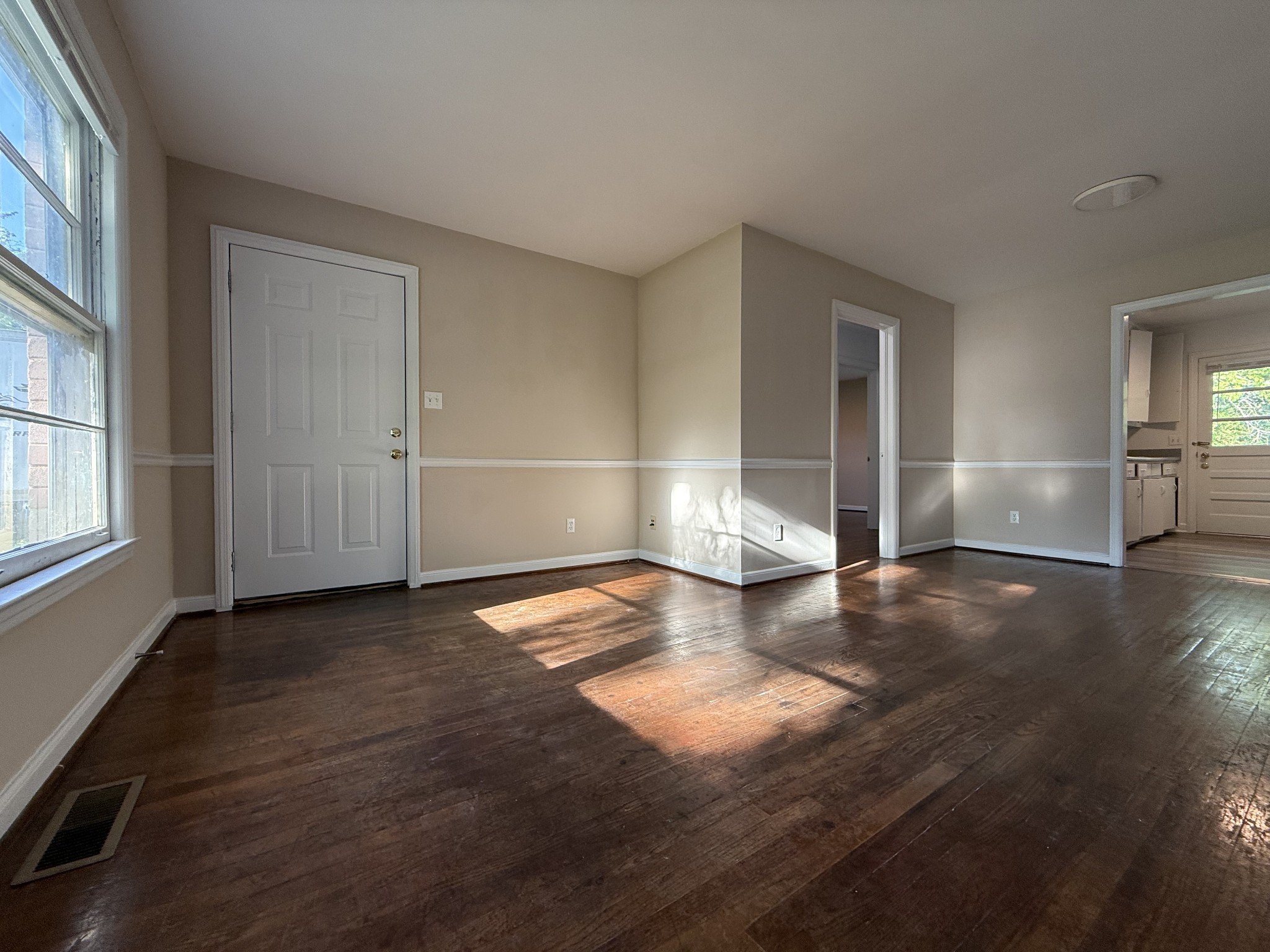 714 Ridgelawn Place Tullahoma, TN 37388 - Photo 4 of 28