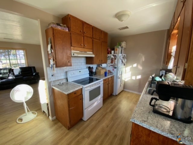 1820 Derrick Road El Centro, CA 92243 - Photo 9 of 31 Gallery Image 9