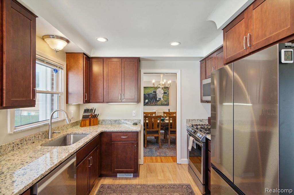 16976 Beverly Road Beverly Hills, MI 48025 - Photo 16 of 30