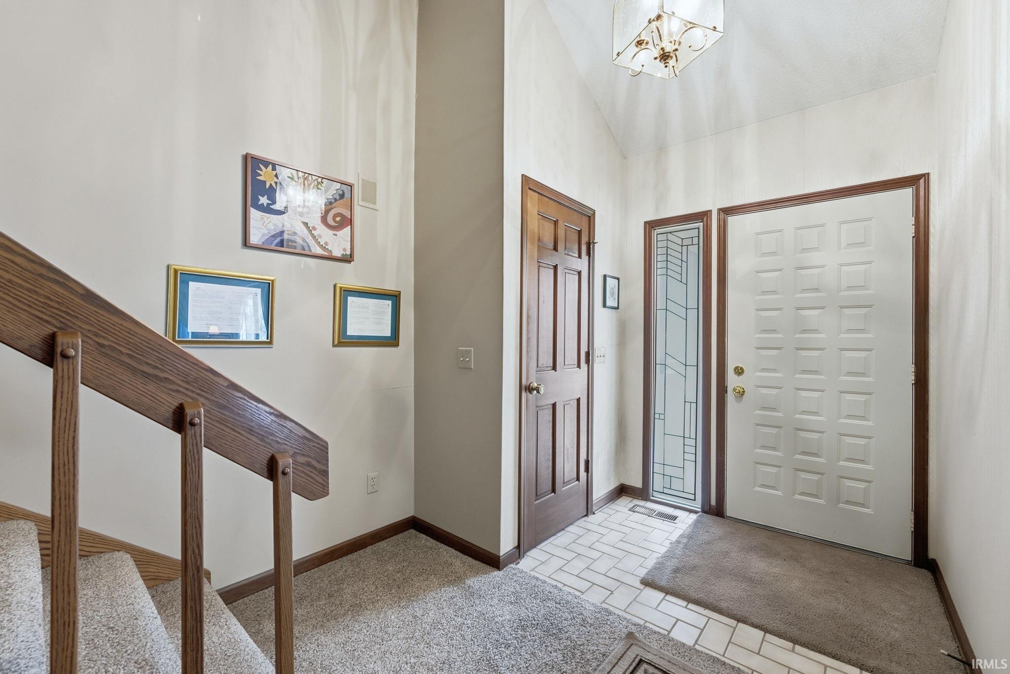2636 Kingston Point Fort Wayne, IN 46815 - Photo 4 of 34