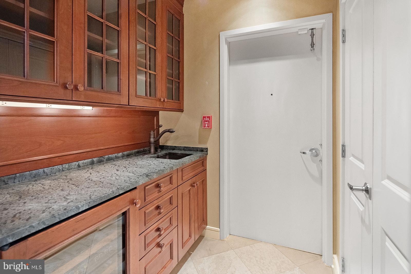 110 South Front Street, Unit 200 Philadelphia, PA 19106 - Photo 18 of 59