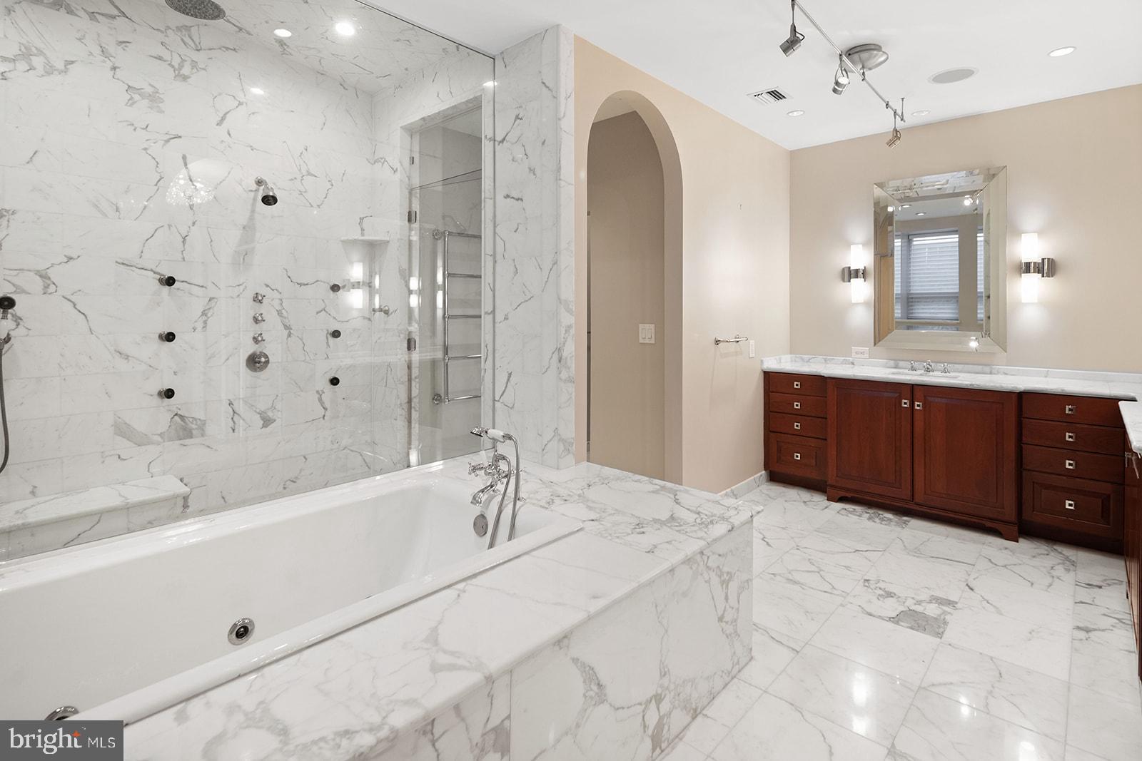110 South Front Street, Unit 200 Philadelphia, PA 19106 - Photo 33 of 59
