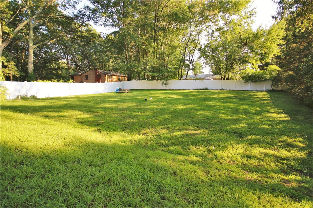 19 Ruffstone Road Smithfield, RI 02828 - Photo 8 of 24 Gallery Image 8