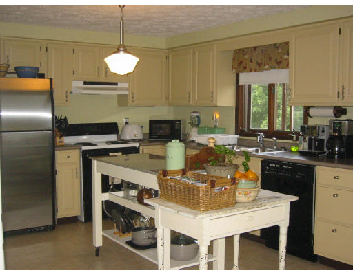 49 Lawrence Plain Road Hadley, MA 01035 - Photo 7 of 13 Gallery Image 7